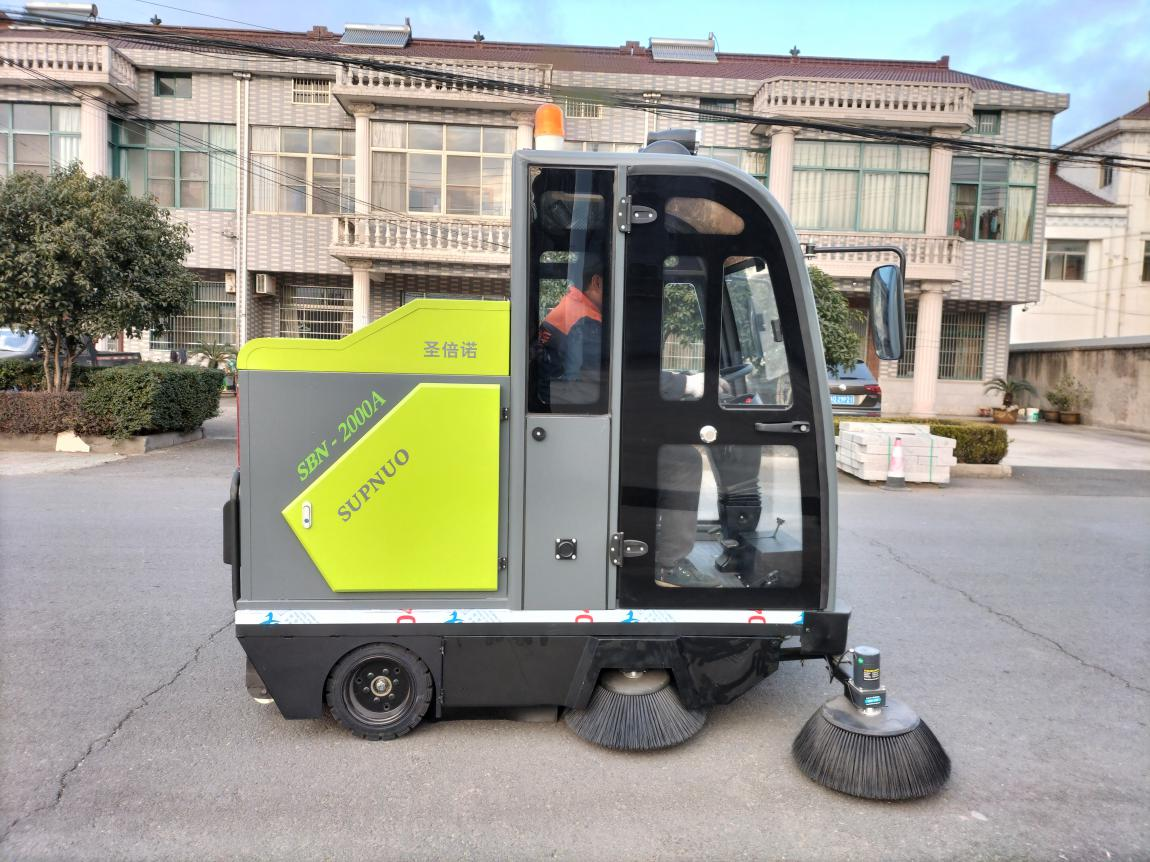 东营龙马清扫车